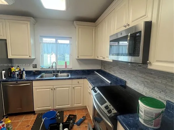 6525 Ramblewood Cir, Greenacres, FL 33467