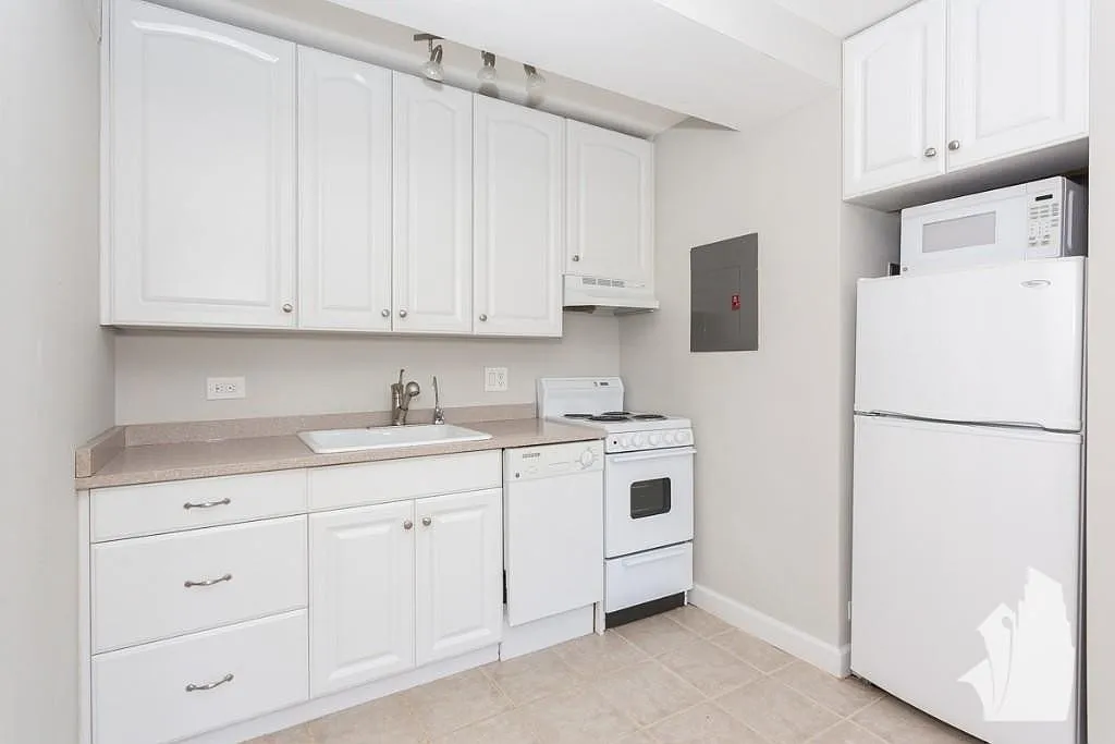 1 bed, $2,375 — Photo 2