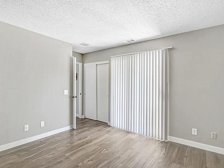 Palm Riverside — Photo 3