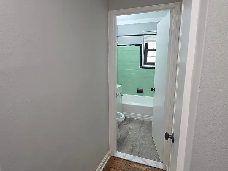 1649 Franklin St NE — Photo 9