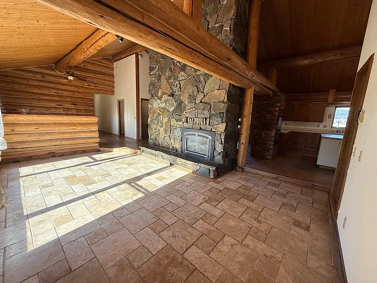 545 Coulee Dr — Photo 15