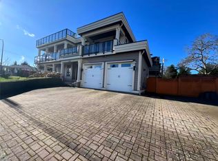 15689 Roper Ave, White Rock, BC V4B2G9