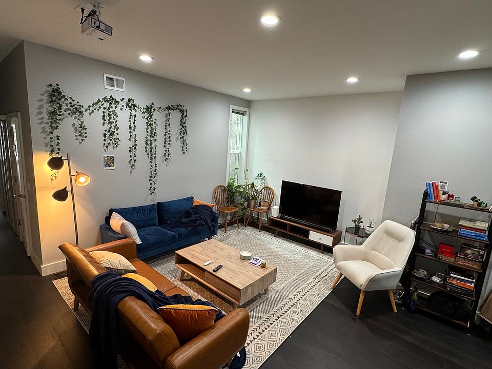 1st image of 1453 S Van Ness 1457a Ave
