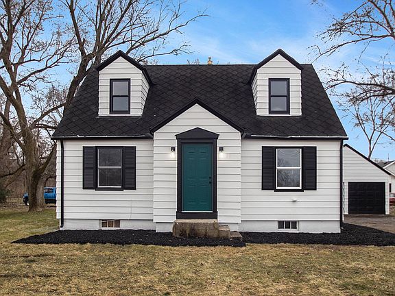 3rd image of 11932 Lincolnway