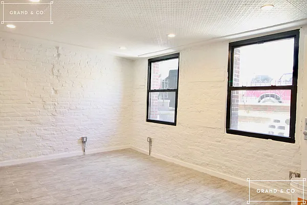 Rented by Grand & Co. | media 6