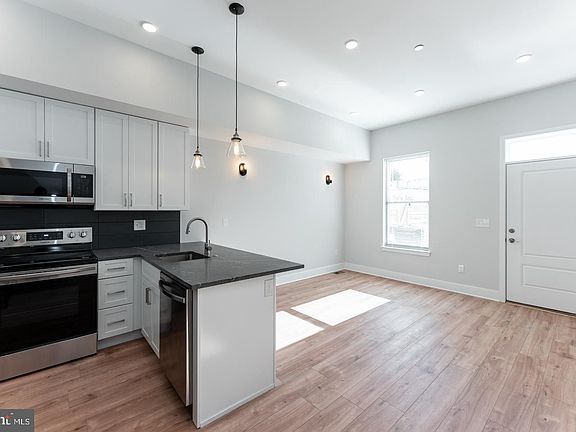 3rd image of 2933 Salmon St #1R