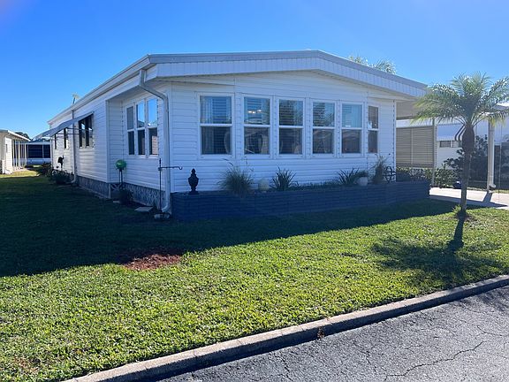 2nd image of 198 Spanish Lakes Dr