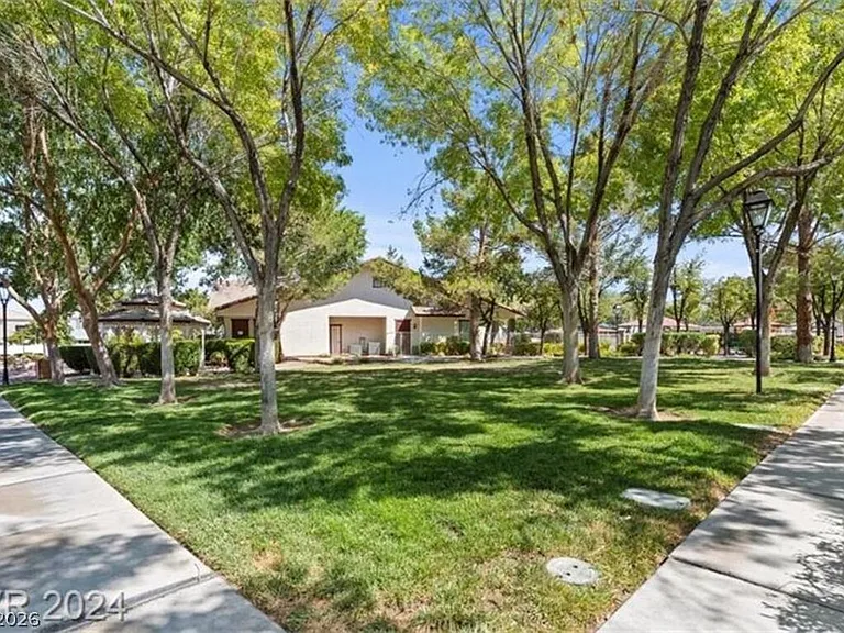 6197 Glimmering Light Ave — Photo 5