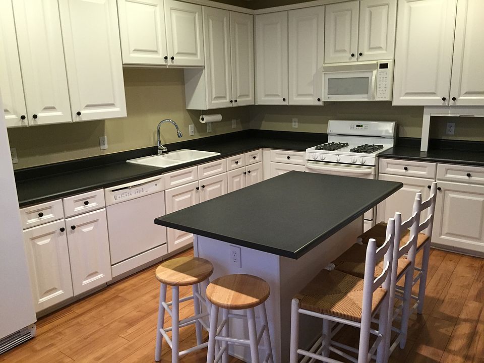 2nd image of 12764 Apsley Ln