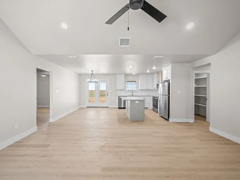 10611 East Cres #7400 — Photo 36