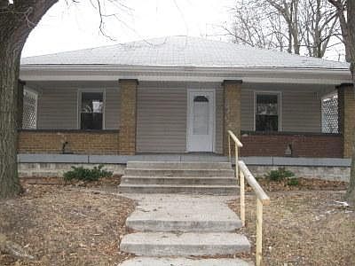 1st image of 3712 N Kenwood Ave