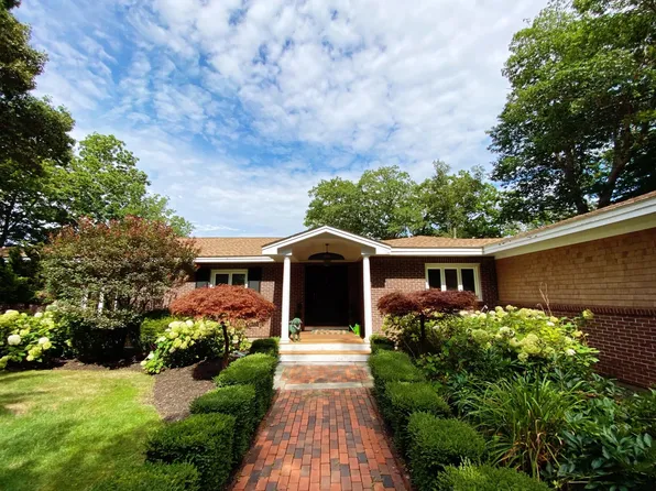 22 Donovans Lane, York, ME 03909