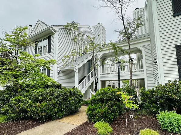 2913 S Woodley St #1, Arlington, VA 22206