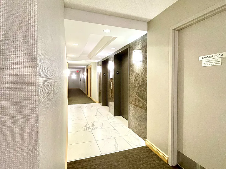 212 Eglinton Ave E #1802 — Photo 12
