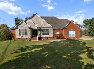701 Pleasant View Dr E, Columbia, TN 38401