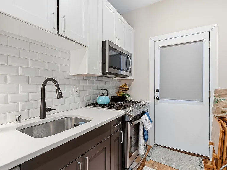 920 W Oakdale — Photo 31