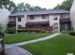 156 Birchwood Rd, Coram, NY 11727