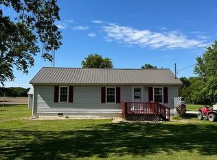 2119 E 2000th Ave, Saint Elmo, IL 62458