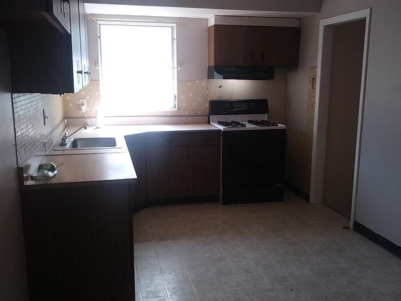 5th image of 10216 Gourock Dr