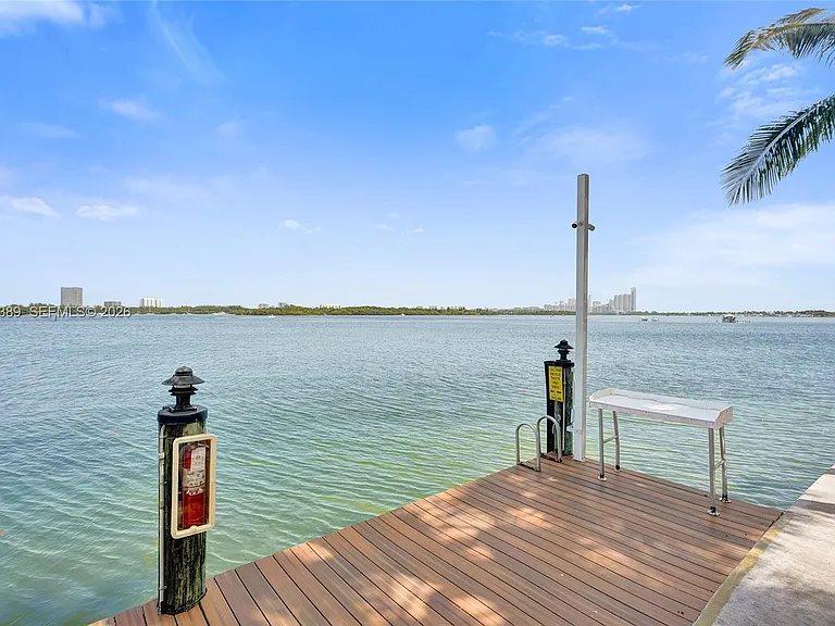 10350 W Bay Harbor Dr #3G — Photo 30