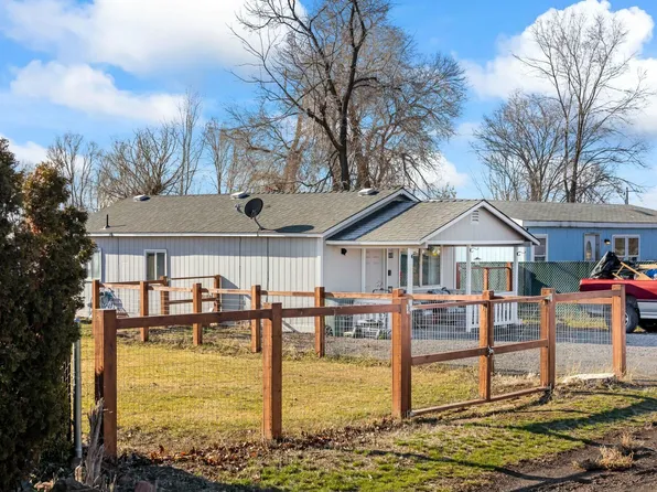 448 8th St, Metolius, OR 97741