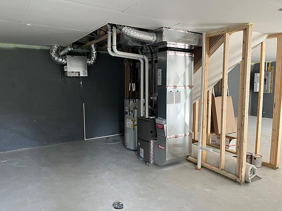 4th image of 23071 Turquoise St