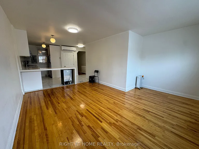 2879 Saint Clair Ave E #2 — Photo 17