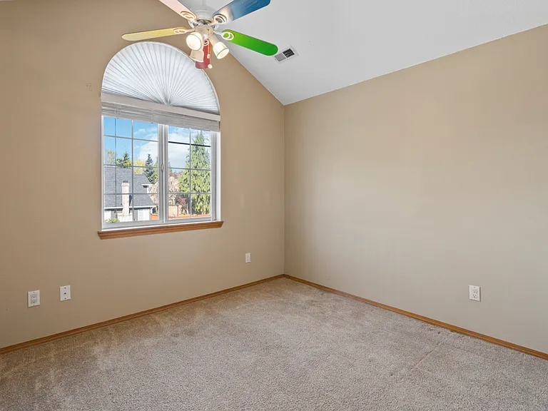 10101 NE 55th Ave — Photo 20