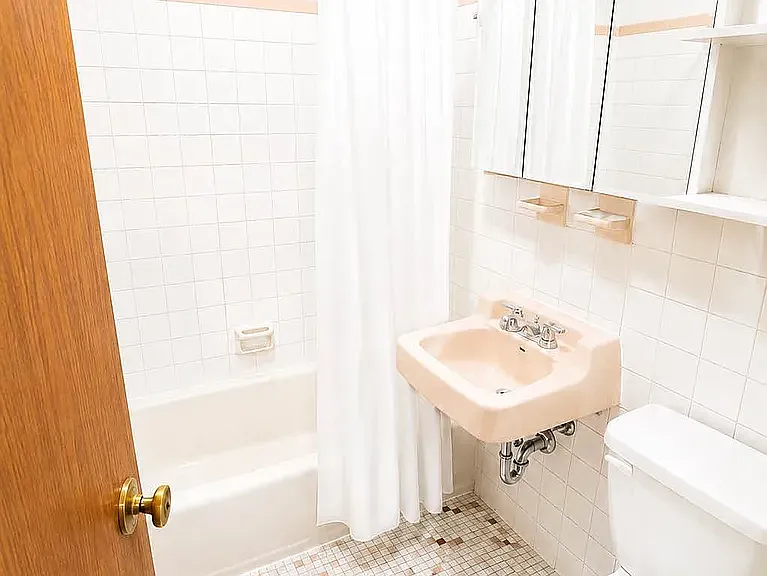 271 W 73rd St #2A — Photo 7