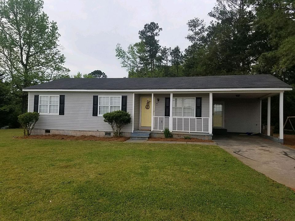 Ranch on a flat 1 acre lot.