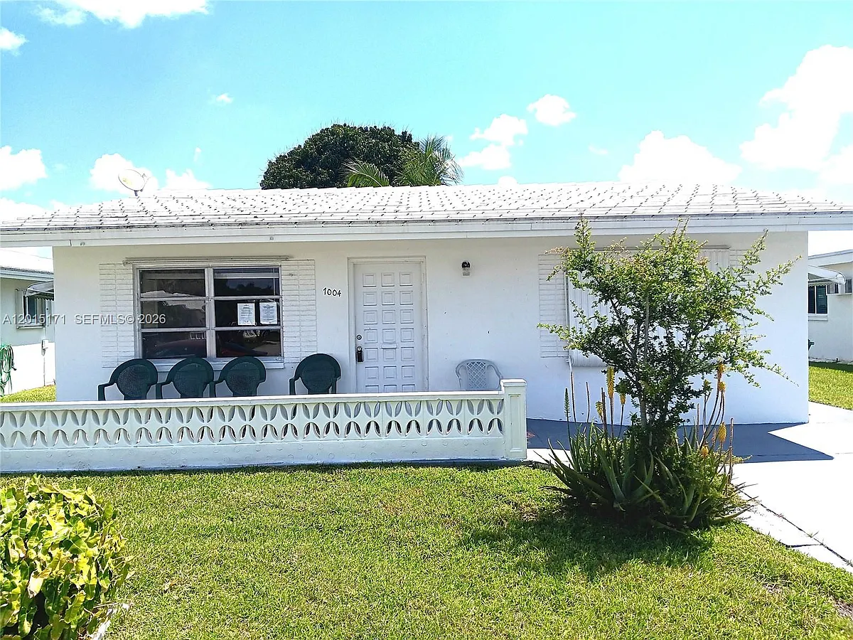 Building Photo - 7004 NW 67th Ave