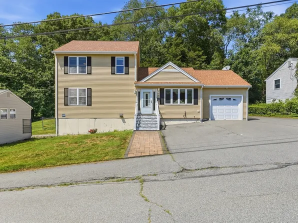 39 Sunflower Rd, Holbrook, MA 02343