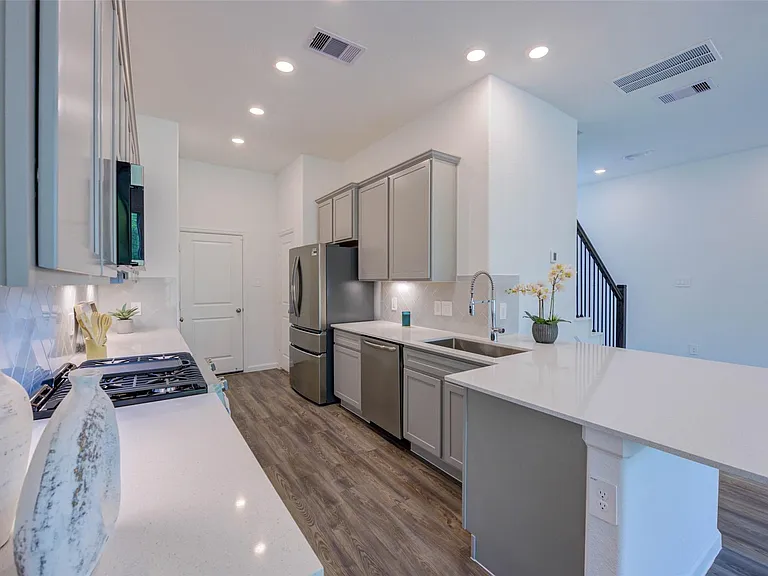 609 Royal Arch Dr — Photo 12