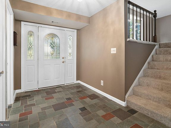 5th image of 3989 Robin Hood Way