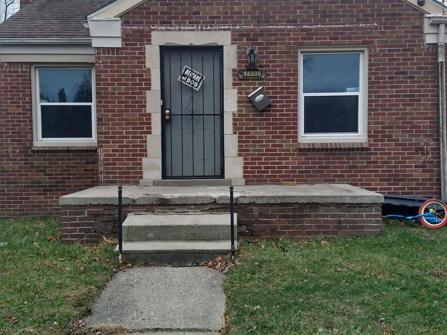 3 bed, 982 sqft, $1,400 — Photo 1
