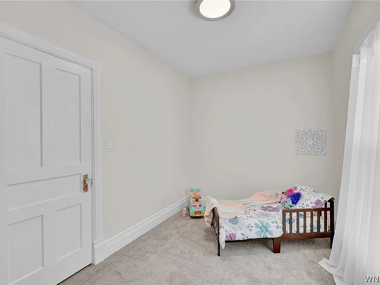 1097 Tonawanda St — Photo 28