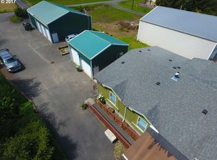 63255 Sunrise Rd, Coos Bay, OR 97420