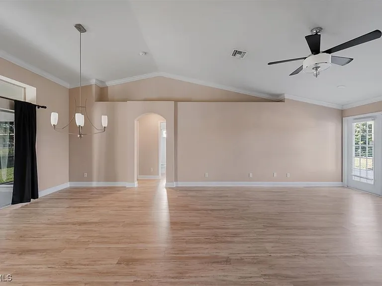 234 Pullman St — Photo 11