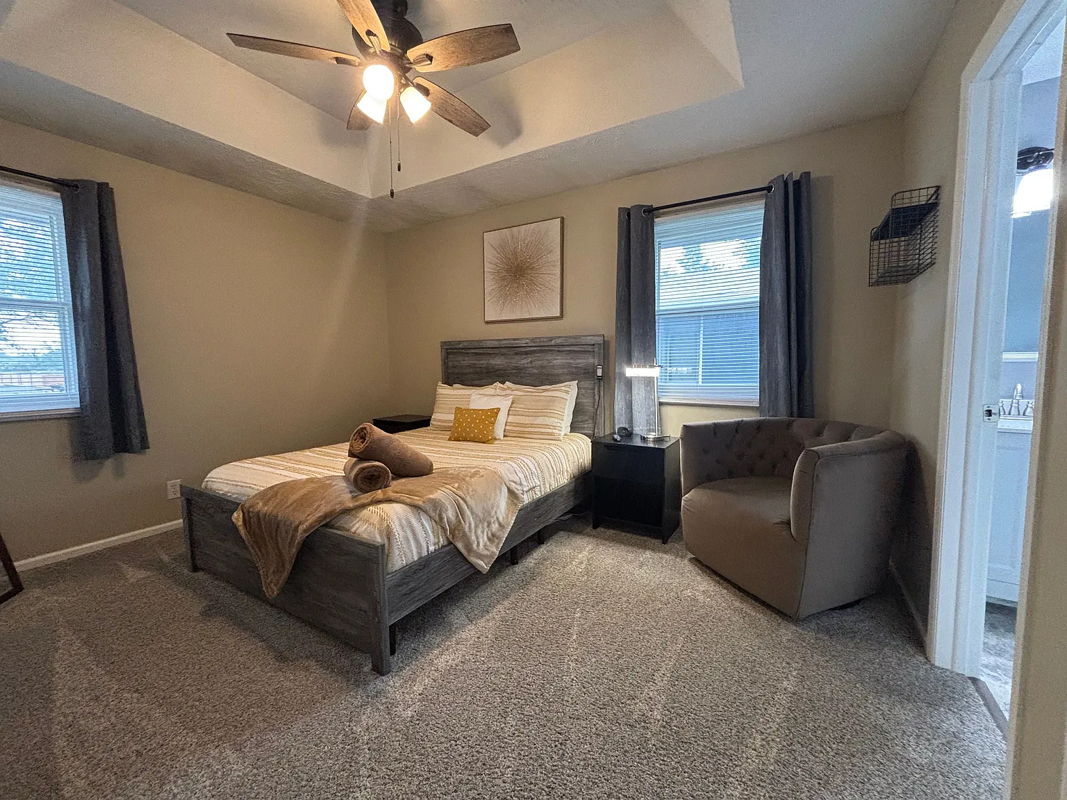 Fully Furnished And All Utilities Included! — Photo 1