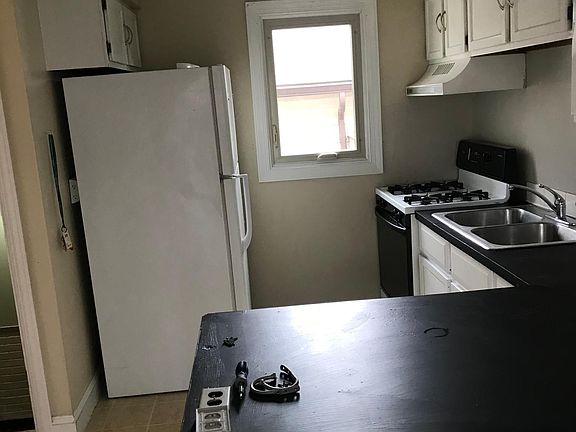 2nd image of 3600 Cedarwood Ct