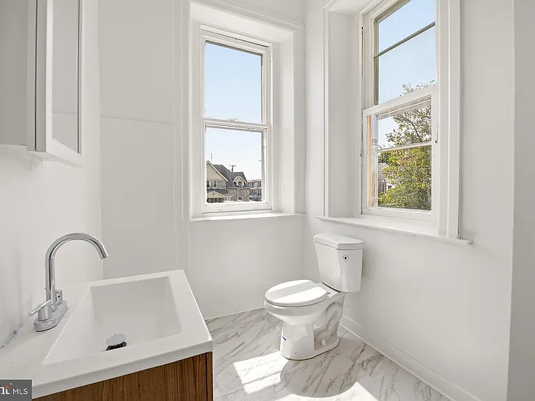 6012 Ridge Ave #6 — Photo 9