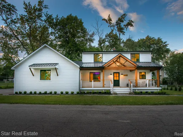 5150 Cheyenne Ave, Waterford, MI 48327