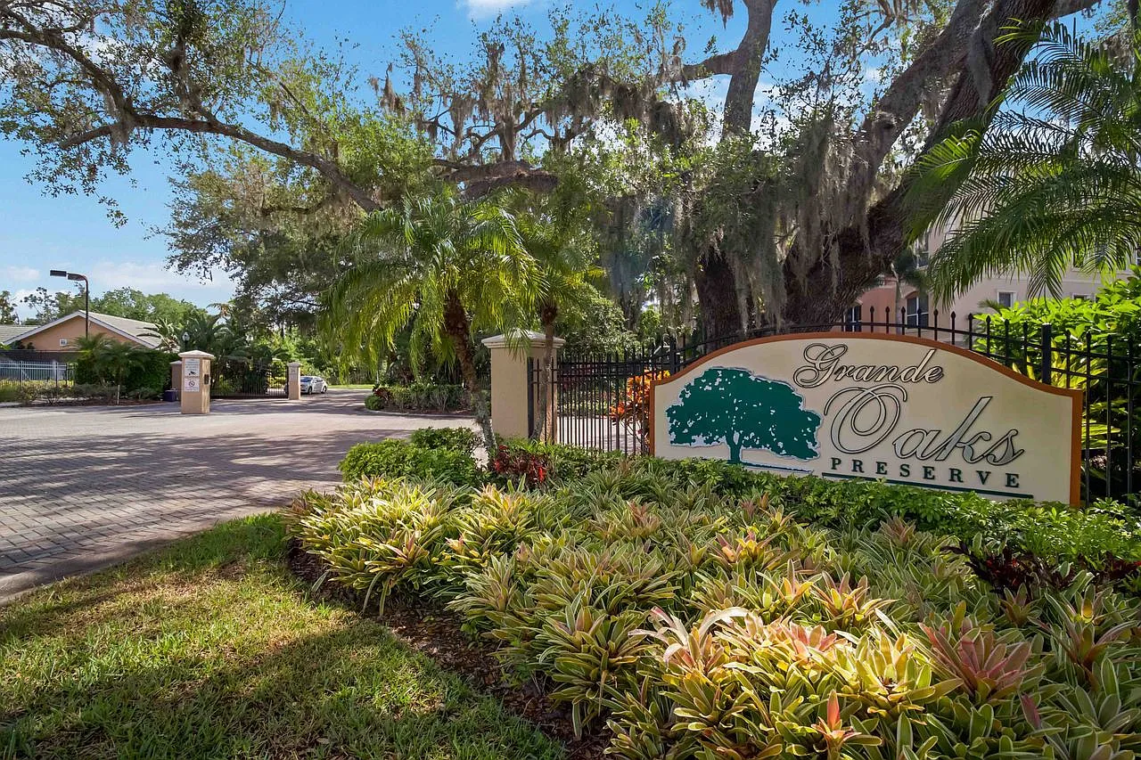 3 bed, 2000 sqft, $4,100 — Photo 1