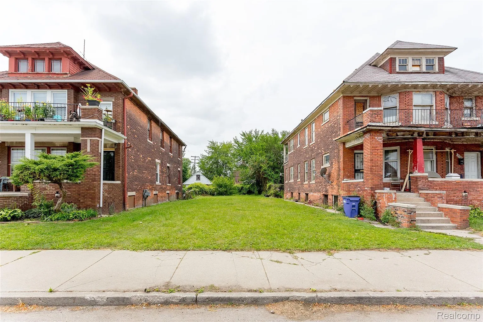 3131 McDougall St photo 1