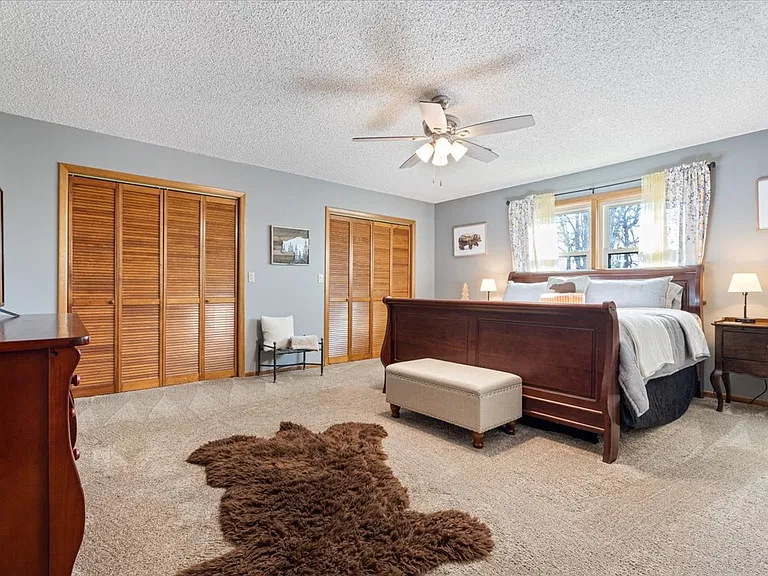 37 Churchill Dr — Photo 13
