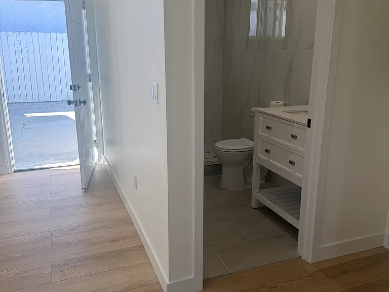 1082 N Loma Ave #1/2 — Photo 2