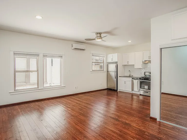5908 N Figueroa St #10 — Photo 4