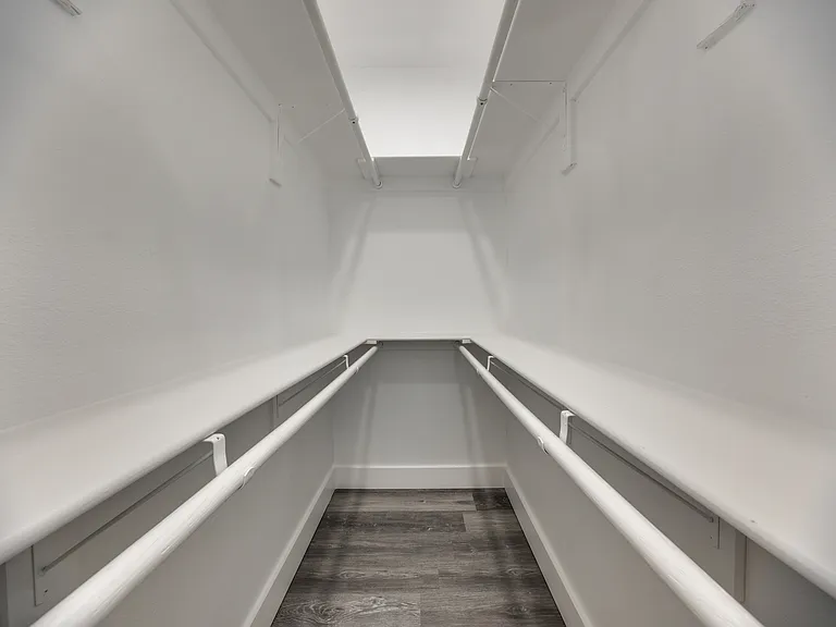 515 N Davis Dr — Photo 20