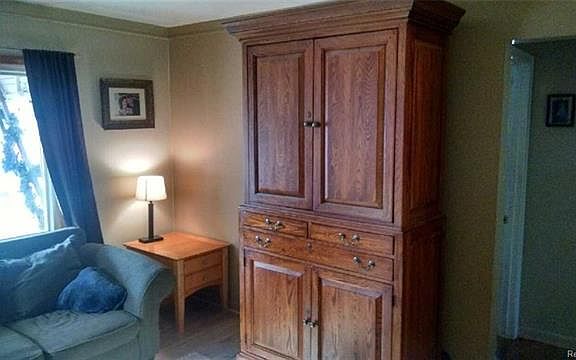 3rd image of 26448 Osmun Ave