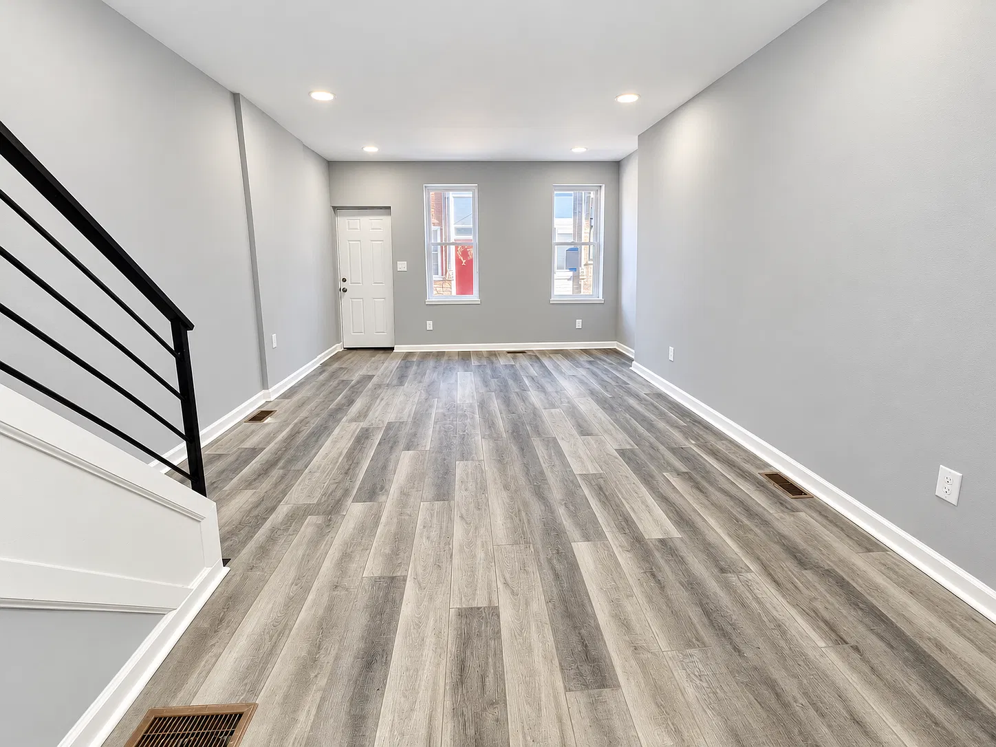 Stylish 2-Bedroom Newbold Home with Modern Upgrades, Central Air & Private Backyard — Photo 2